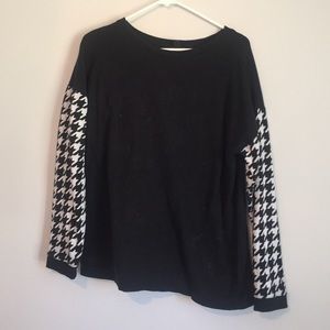 Houndstooth sleeve sweatshirt