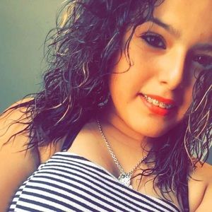 Meet your Posher, Esmeralda