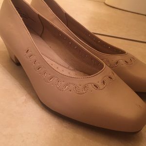 Mushrooms Heels Sz7.5