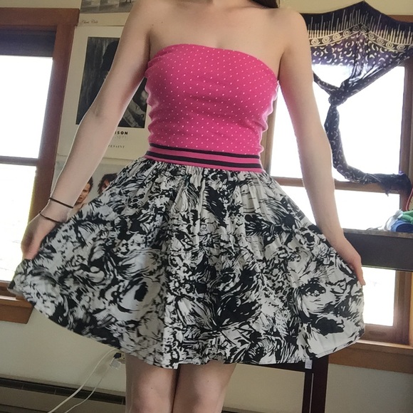 Cute Handmade Strapless Dress 🌸 - Picture 3 of 4