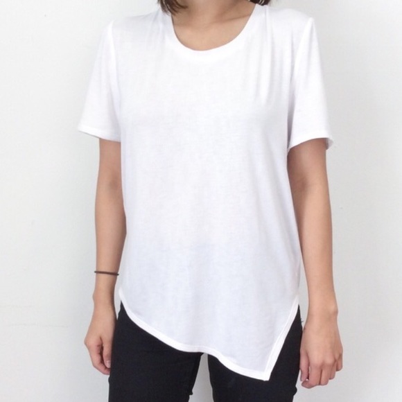 Atid Clothing Tops - Asymmetrical Hem T-Shirt