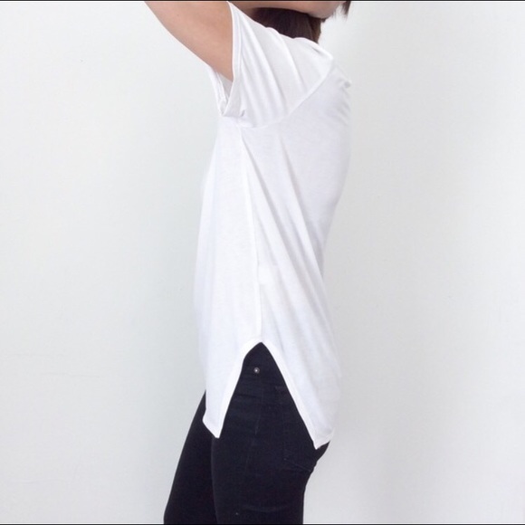 Asymmetrical Hem T-Shirt - Picture 2 of 3