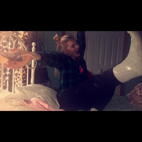 Meet your Posher, Olivia - Picture 1 of 1