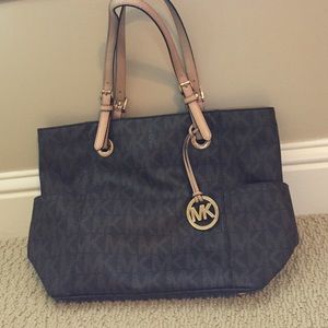 Michael Kors purse