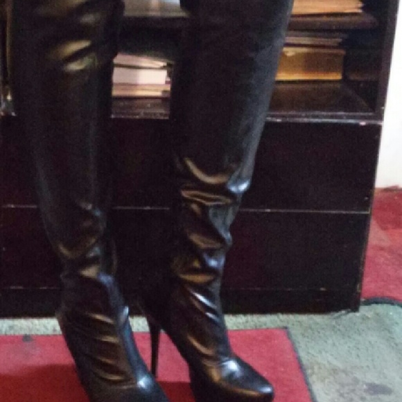 Boots - Picture 2 of 3