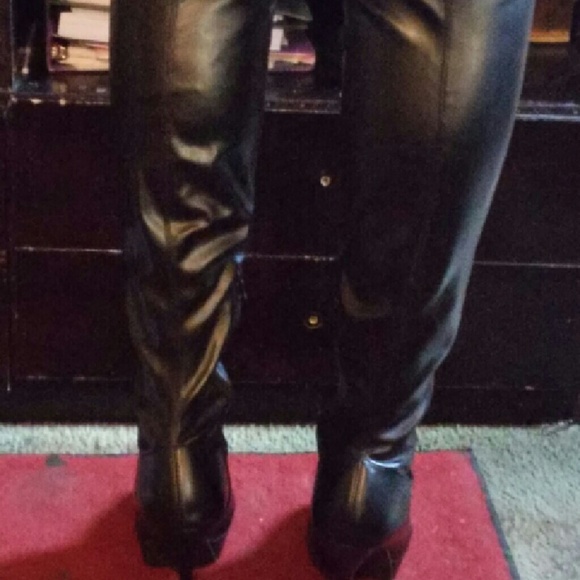 Boots - Picture 3 of 3