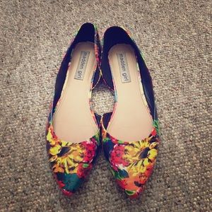 Madden Girl size 11 pointed toe flats