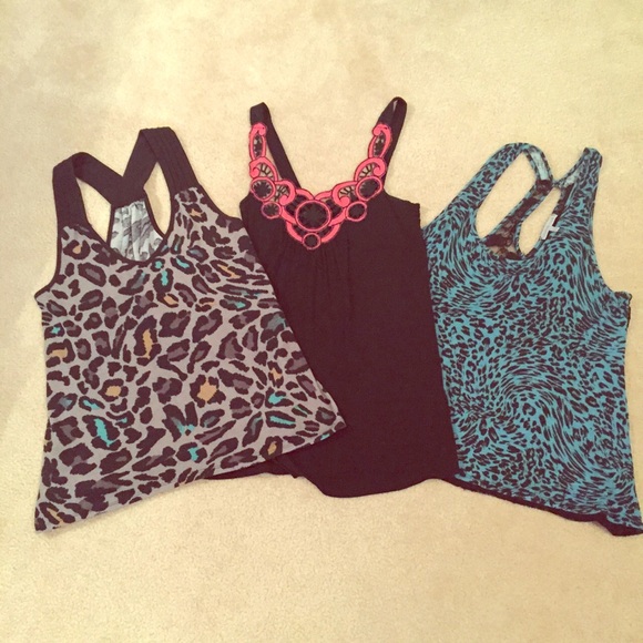 Bundle pack of tank tops