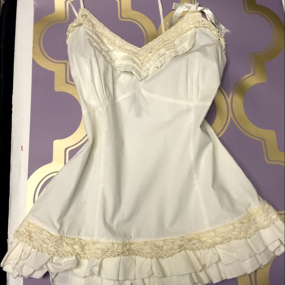 ReneeC Tops - ❤️holding❤️ReneeC. Vintage style blouse medium