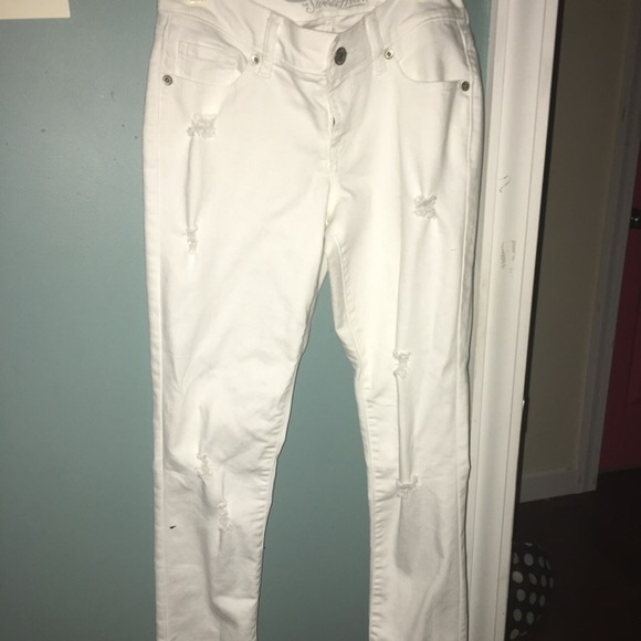 White sweetheart jeans!