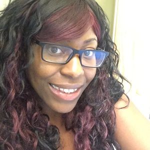 Meet your Posher, Crystal