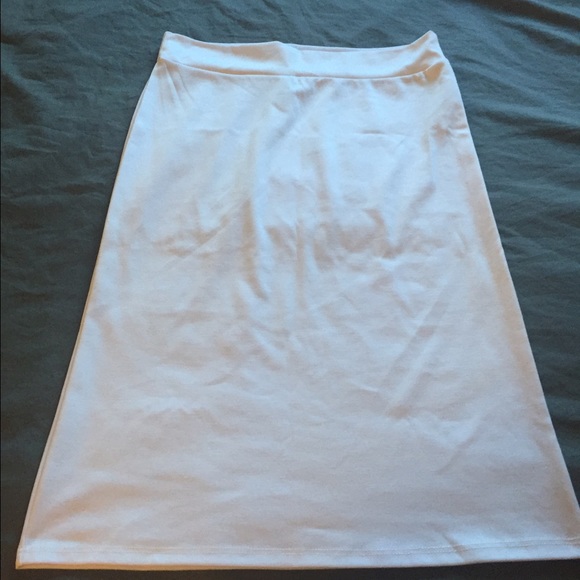 White knit pencil skirt