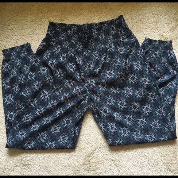 FINAL SALE!! Aerie brand light weight romper pants