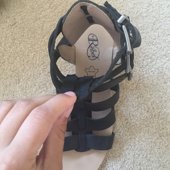 Sandals - Picture 2 of 4