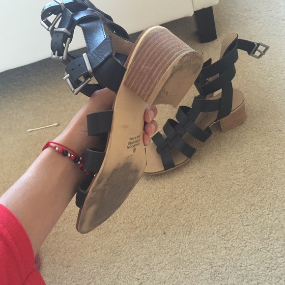 Sandals - Picture 3 of 4