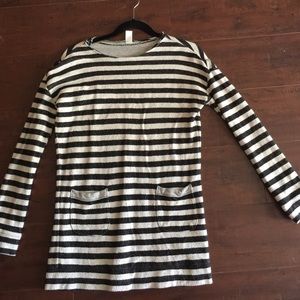 Old navy long sleeve shirt