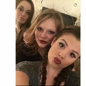 Meet your Posher, Caroline