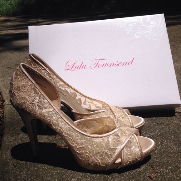 Lacy Stiletto Heels - Picture 2 of 3