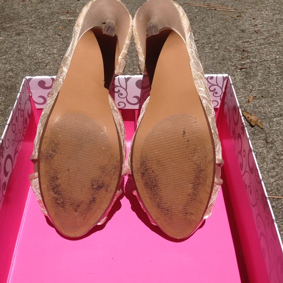 Lacy Stiletto Heels - Picture 3 of 3