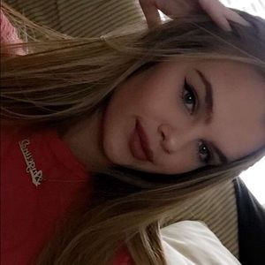 Meet your Posher, Angelina