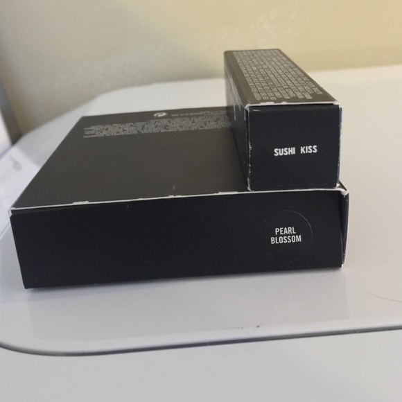 Mac Powder and Lipstick bundle - Picture 2 of 4