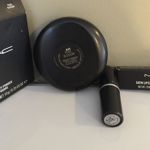 Mac Powder and Lipstick bundle - Picture 4 of 4