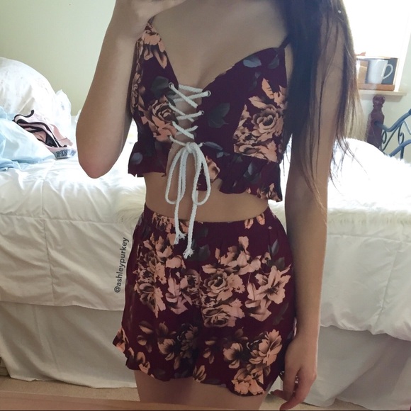 SOLD maroon and peach floral shorts & top two piec - Picture 4 of 4