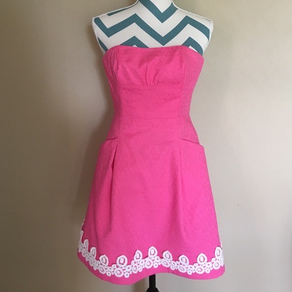 Lilly Pulitzer pink strapless dress in size 0.