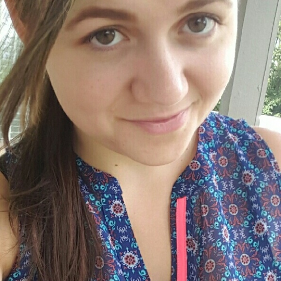 Meet your Posher, Tanya - Picture 1 of 1