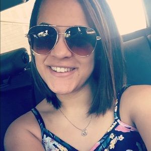 Meet your Posher, Candace