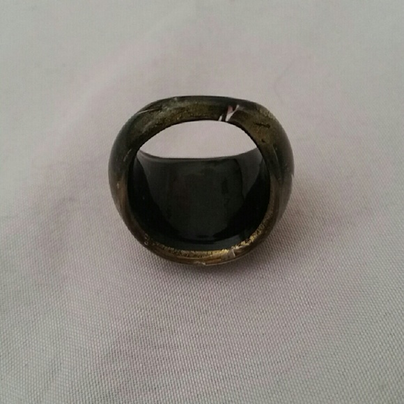 Round ring - Picture 2 of 2