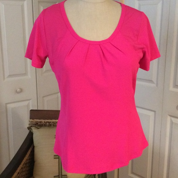 🚫SOLD🚫🌺Pink Work Out Top🌺