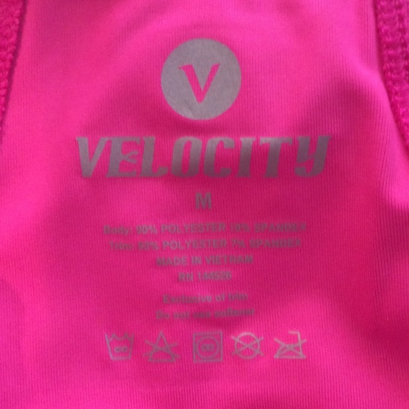 🚫SOLD🚫🌺Pink Work Out Top🌺 - Picture 4 of 4