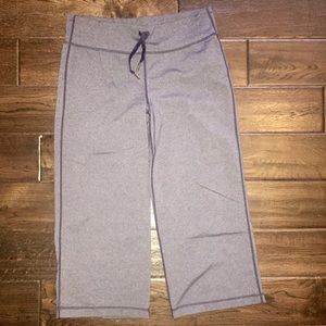 lulu lemon athletica capri cut yoga pant