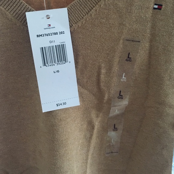 Tommy Hilfiger sweater! - Picture 3 of 3