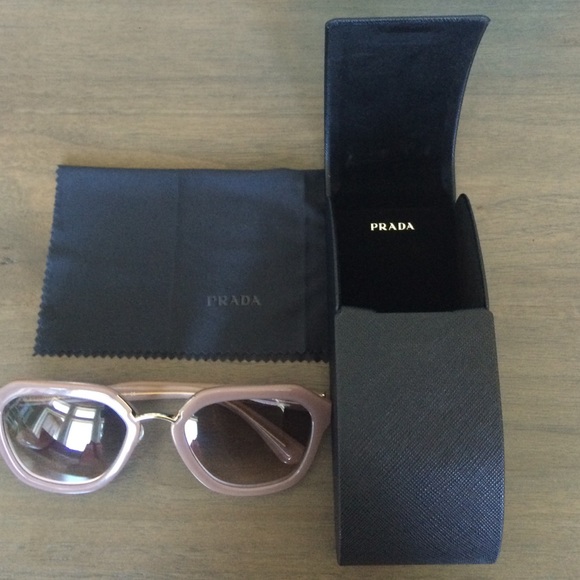 Purple Prada sunglasses - Picture 4 of 4