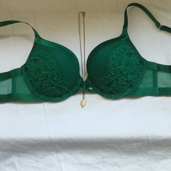 Victoria's Secret Very Sexy Push-Up size 32D ⭐️