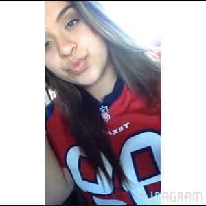 Meet your Posher, Kira