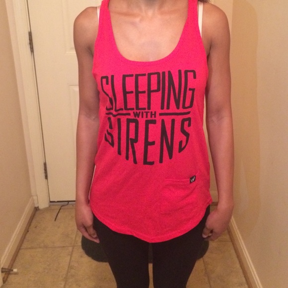 Cool band tee never worn