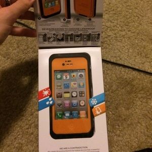 iPhone 4/4s Lifeproof case