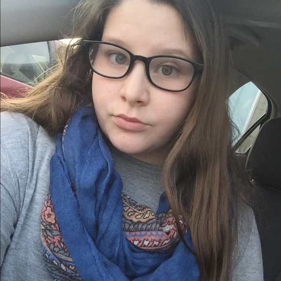 Meet your Posher, Makayla - Picture 1 of 1