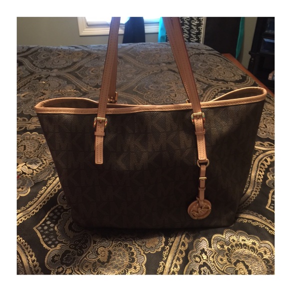 Michael Kors Handbags - authentic Michael Kors purse✨