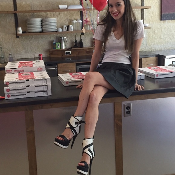 Meet your Posher, Melinda - Picture 2 of 4