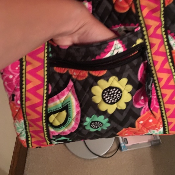 Vera Bradley cross body - Picture 2 of 4