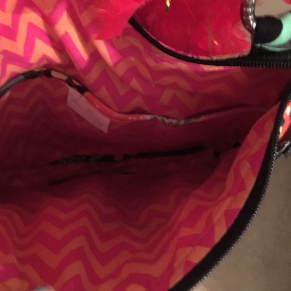 Vera Bradley cross body - Picture 3 of 4