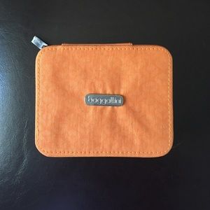 Baggallini Lexington travel jewelry packing aid