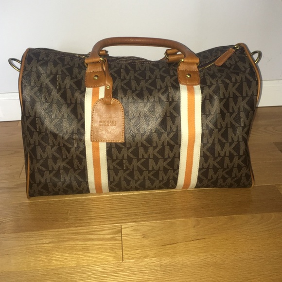 overnight AUTHETIC Michael Kors duffel bag! (Hold)