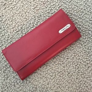 Travelon Trifold Wallet: Anti-theft