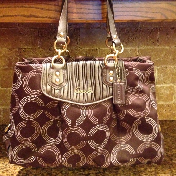 Coach semi pleated tote*offers welcome