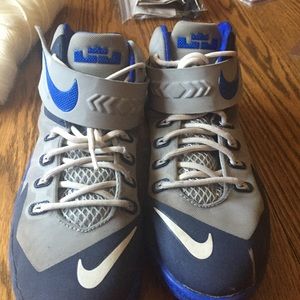 LeBron James Sneakers 7 youth